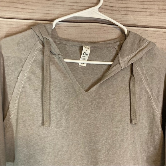 ZYIA Active Gray Light Weight Beach Hoodie - Picture 5 of 12